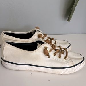 SPerry’s women’s size 8